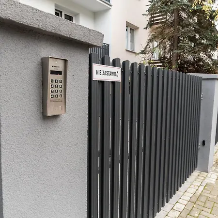 Mile Studio Z Ogrodkiem I Osobnym Wejsciem Radom Exteriér fotografie
