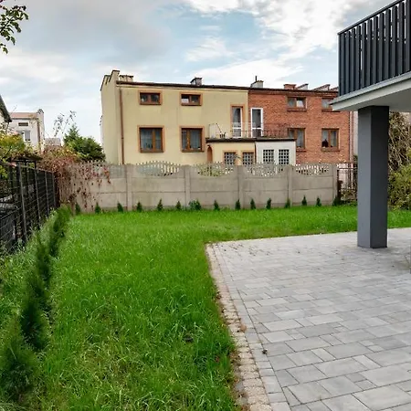 Mile Studio Z Ogrodkiem I Osobnym Wejsciem Radom Exteriér fotografie