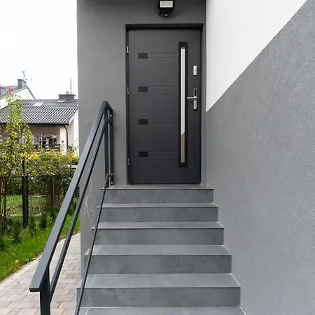 Mile Studio Z Ogrodkiem I Osobnym Wejsciem Radom Exteriér fotografie